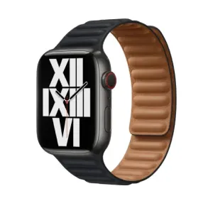 Apple Watch Series 8 GPS, 45mm Midnight Aluminium Case with Midnight Leather Link - M/L - Good