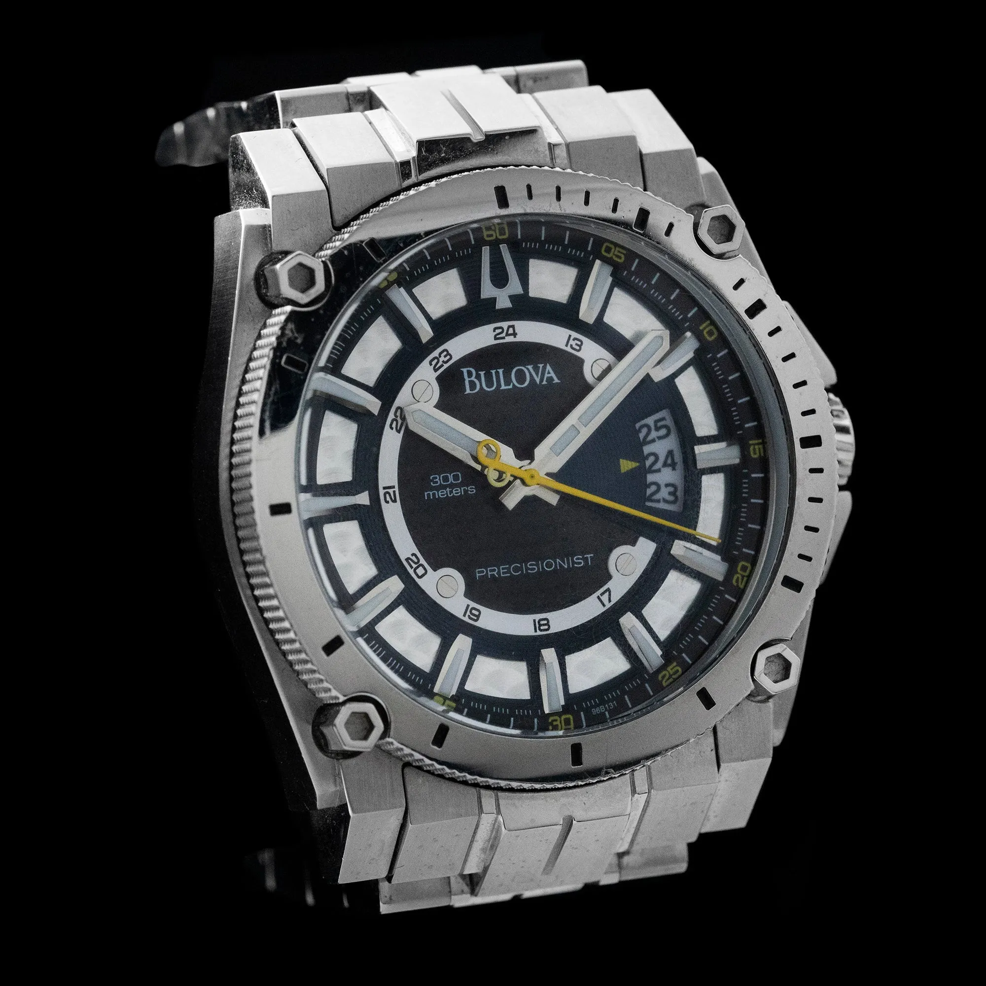 Bulova - Precisionist ‘Carbon Dial’