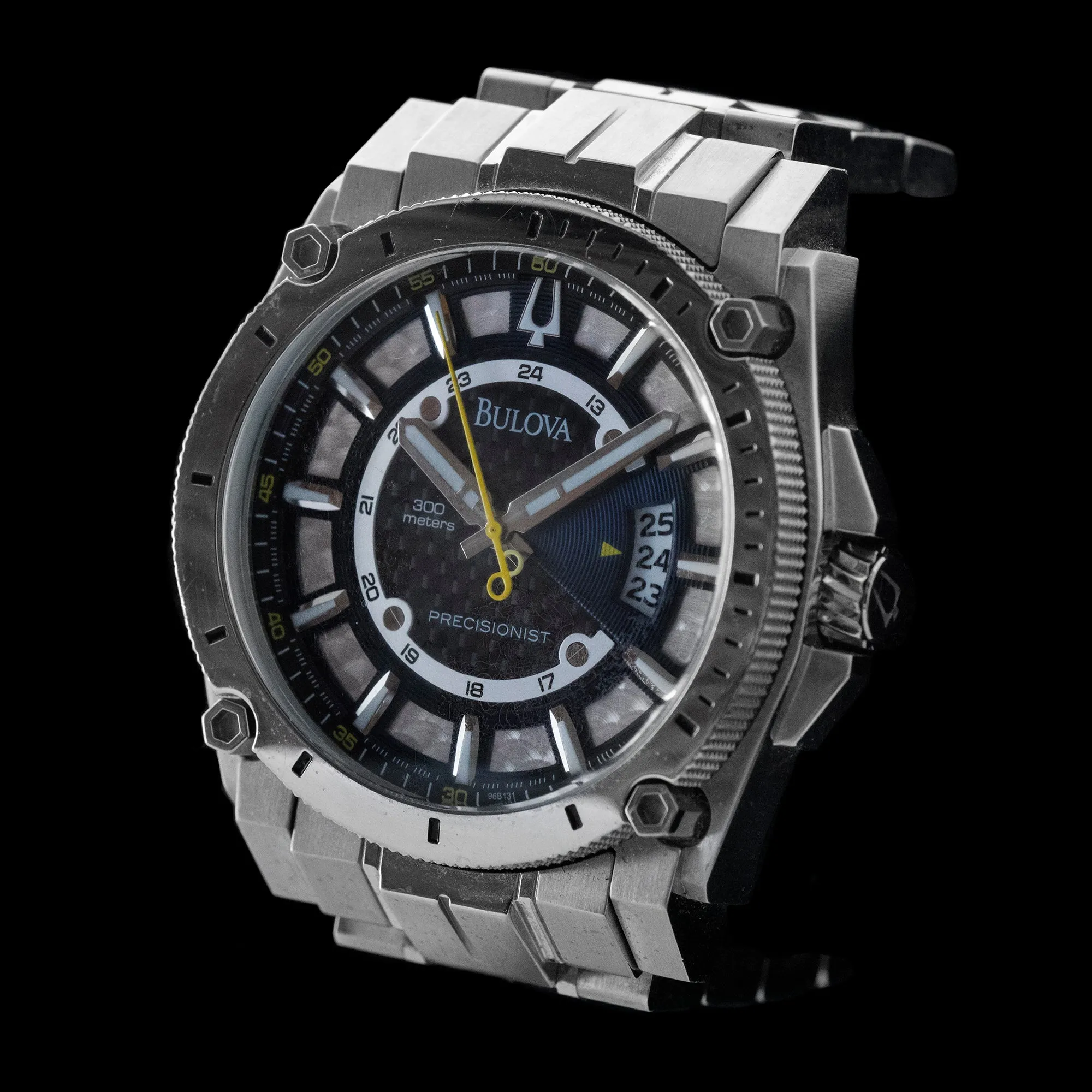 Bulova - Precisionist ‘Carbon Dial’
