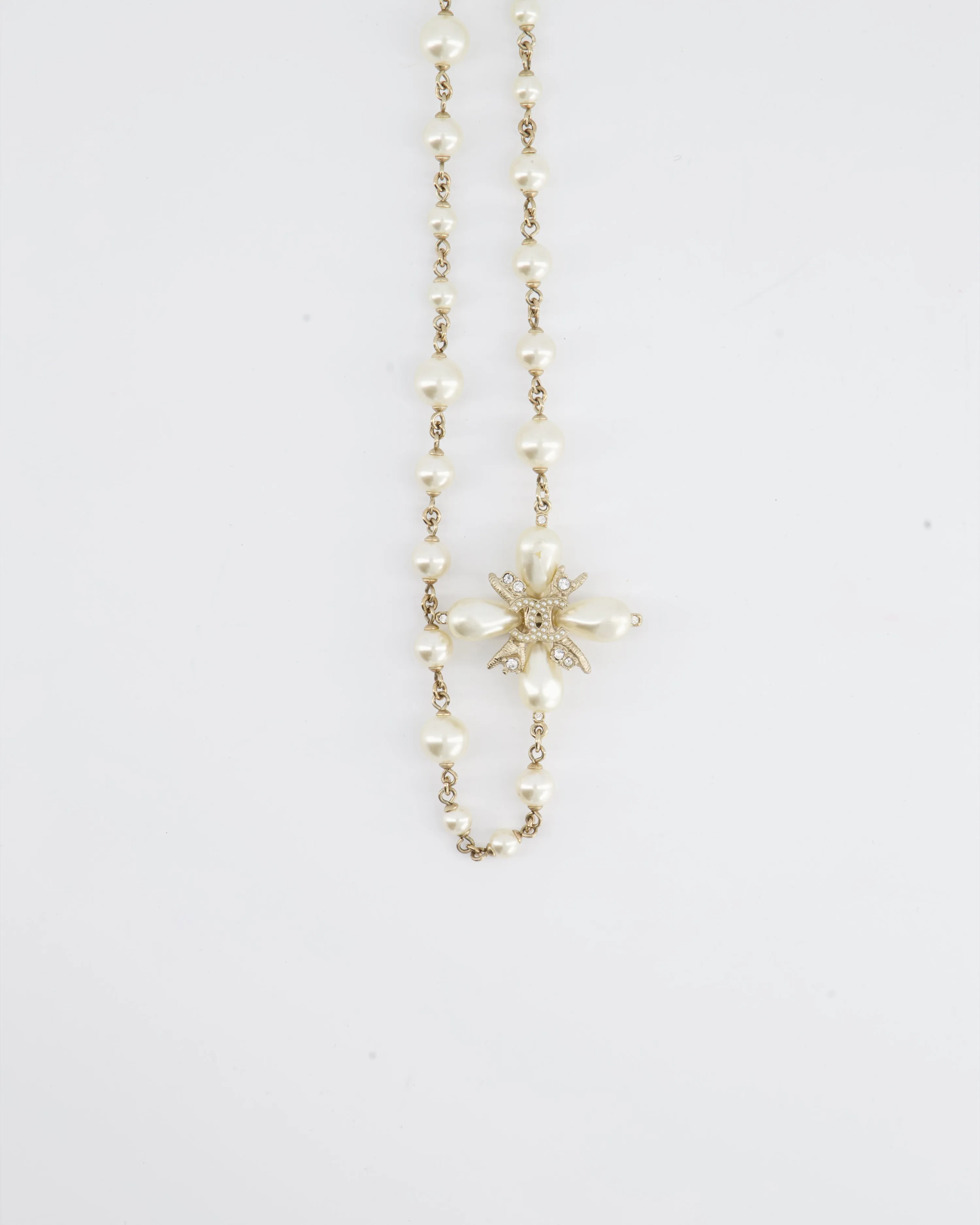 *hot*trendy Inspired  Chanel Gold Cc Necklace With White Pearl And Crystal Detailing
