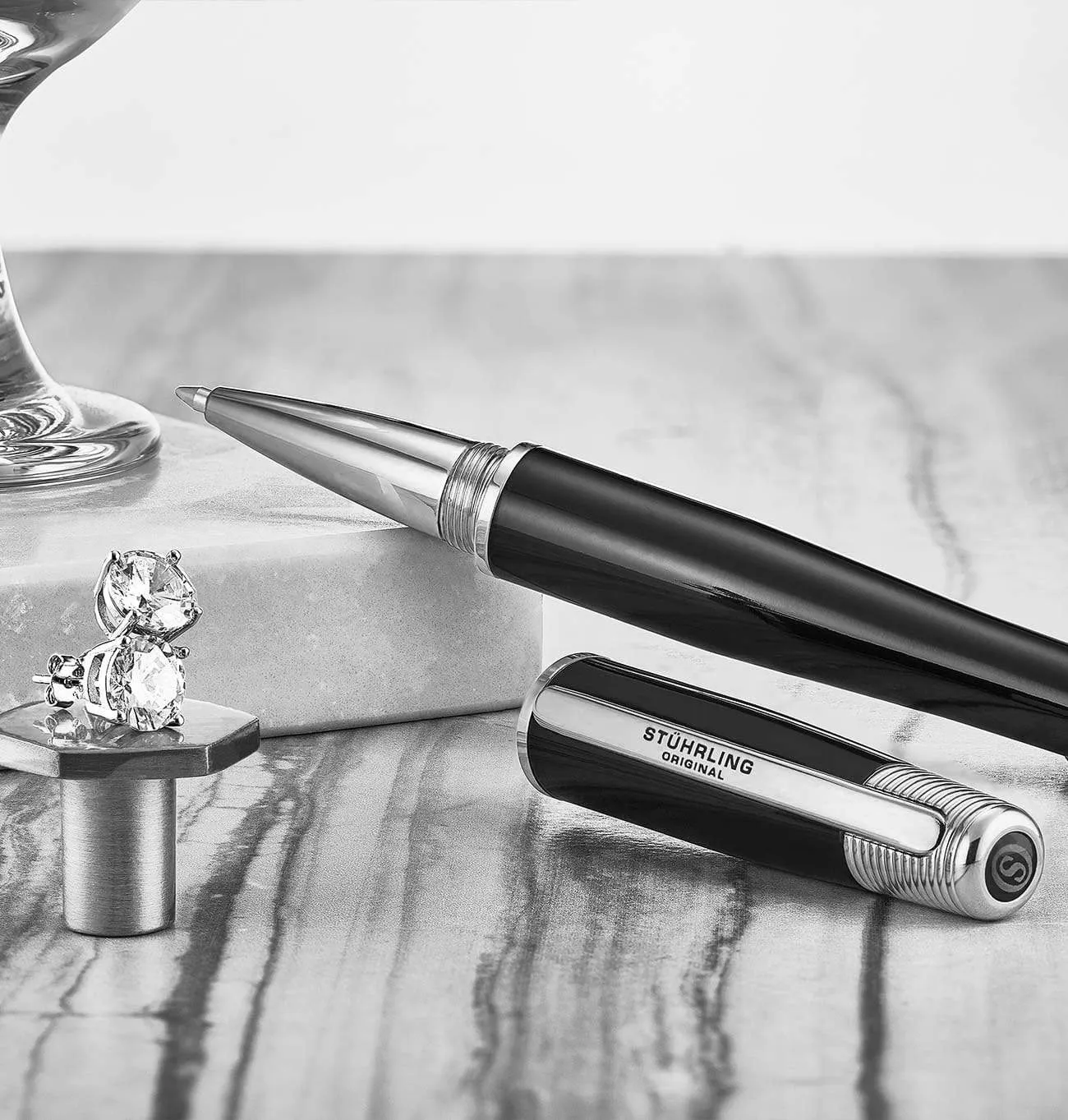 Lineage 3935.2, 3935.5 Set with Signature Pen and Stud Earrings