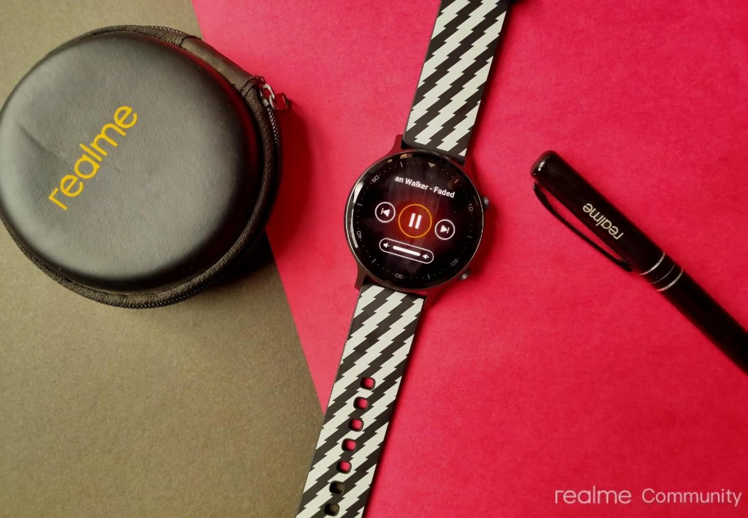 realme Smart Watch S Master Edition with 3.30 cm (1.3") TFT-LCD Touchscreen, 15 Days Battery Life, SpO2 & Heart Rate Monitoring, IP68 Water Resistance, Black
